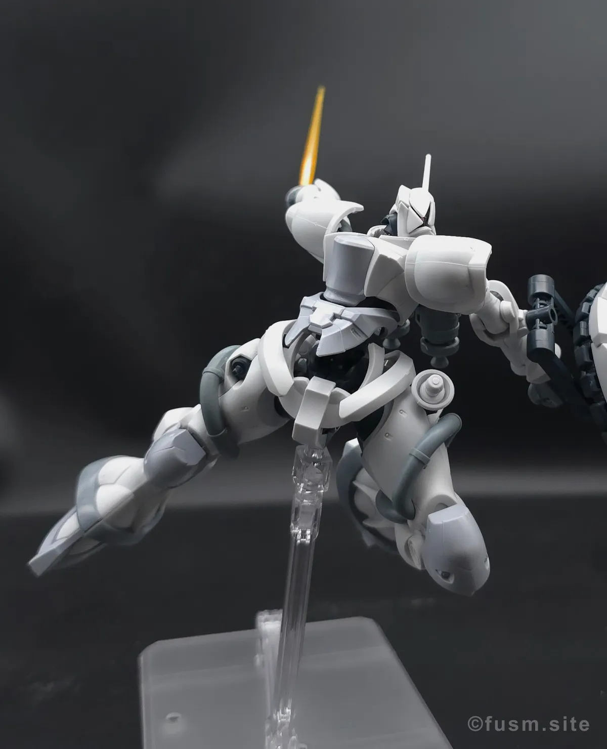 【レビュー】HG 1/144 エグザベ専用ギャン(ハクジ装備) ポージング 05