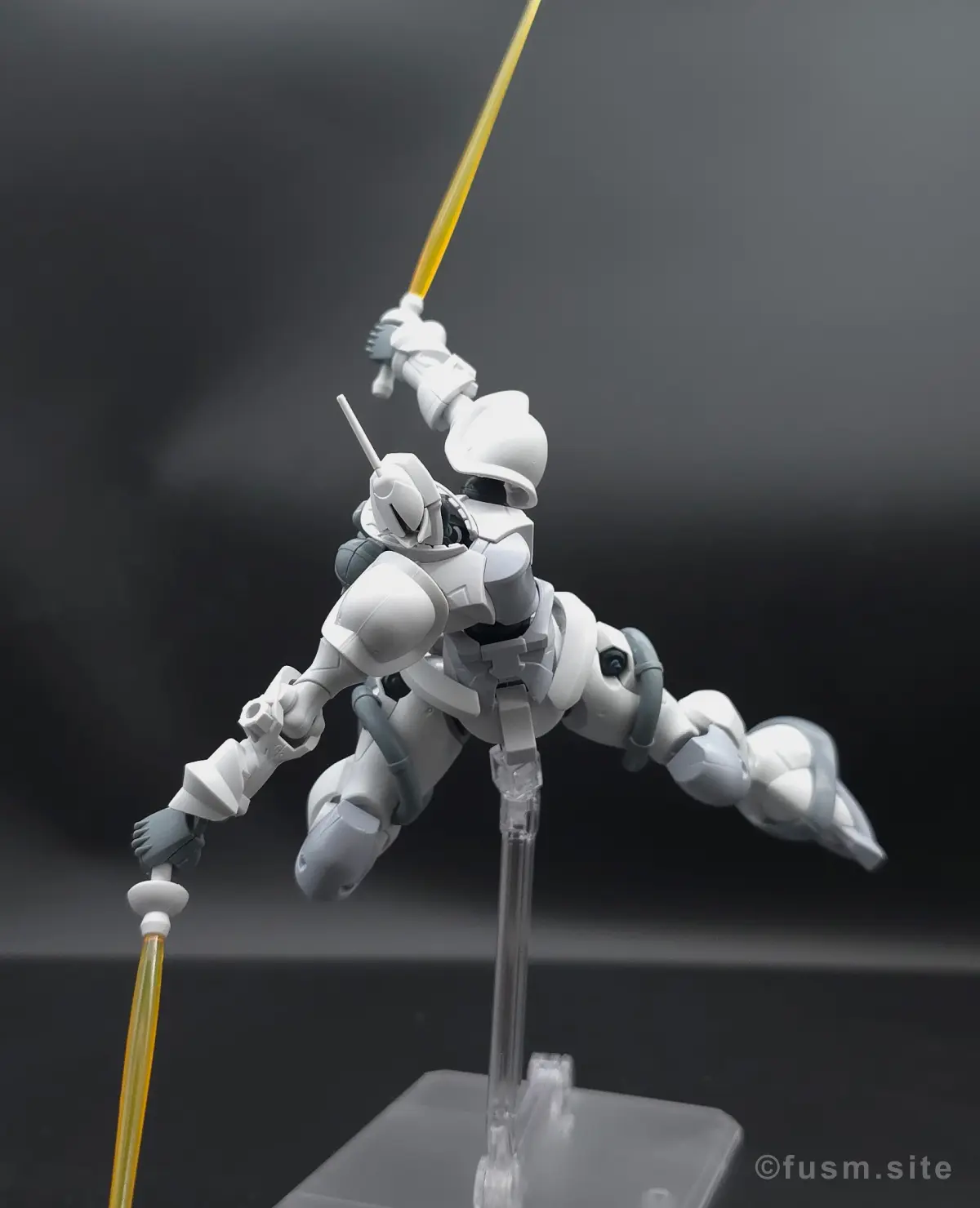 【レビュー】HG 1/144 エグザベ専用ギャン(ハクジ装備) ポージング 1