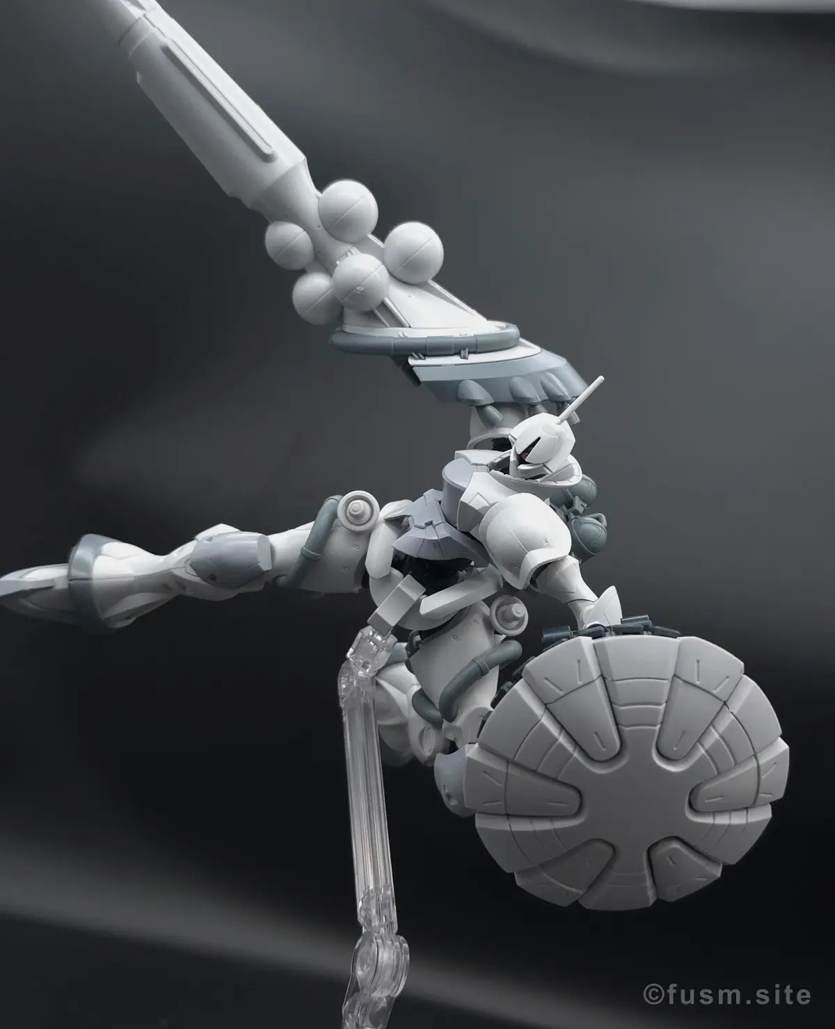 【レビュー】HG 1/144 エグザベ専用ギャン(ハクジ装備) ポージング 1