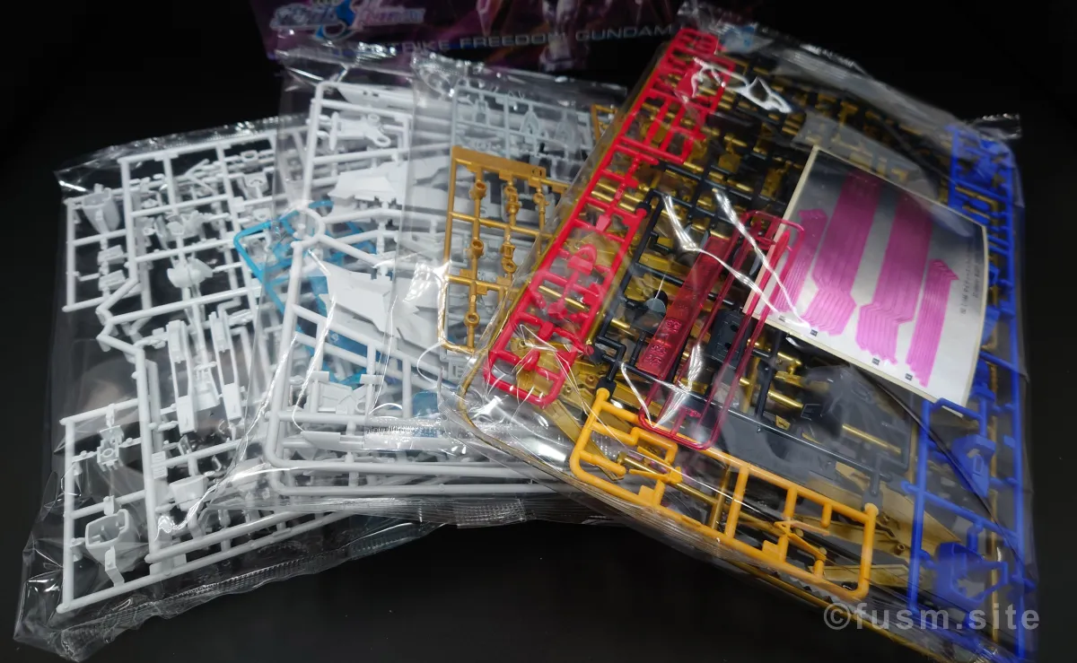 【開封レビュー】HG マイティーストライクフリーダムガンダムのパッケージ・ランナー パッケージ 01