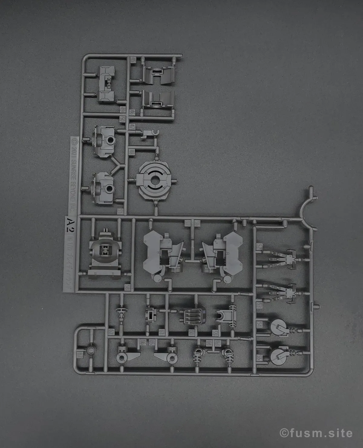 【レビュー】HG アーロンライノ(グレイディ専用機) ランナー 02