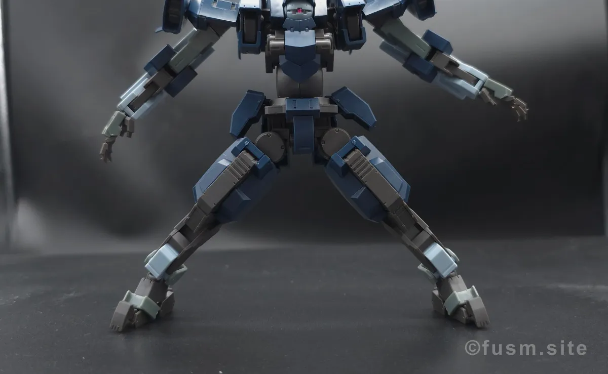 【レビュー】HG アーロンライノ(グレイディ専用機) 脚部ディテール 可動域 03