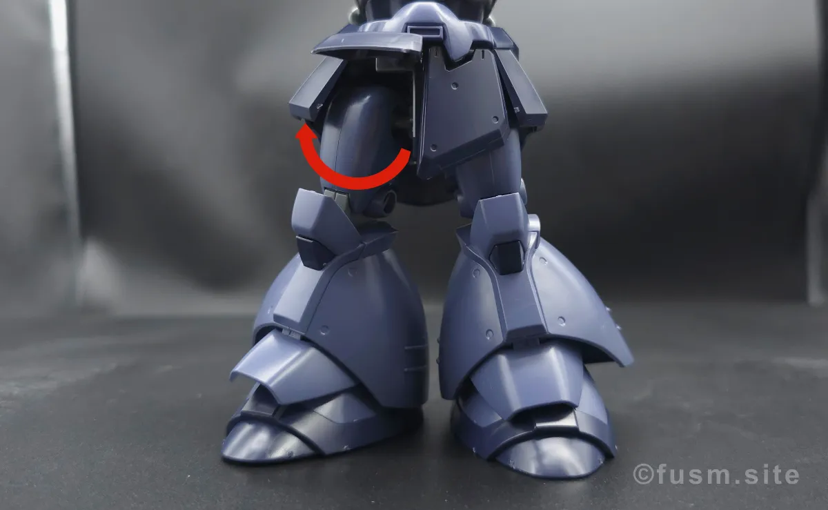 【レビュー】HGUC リック・ドムII(ツヴァイ) 脚部ディテール 可動域 02