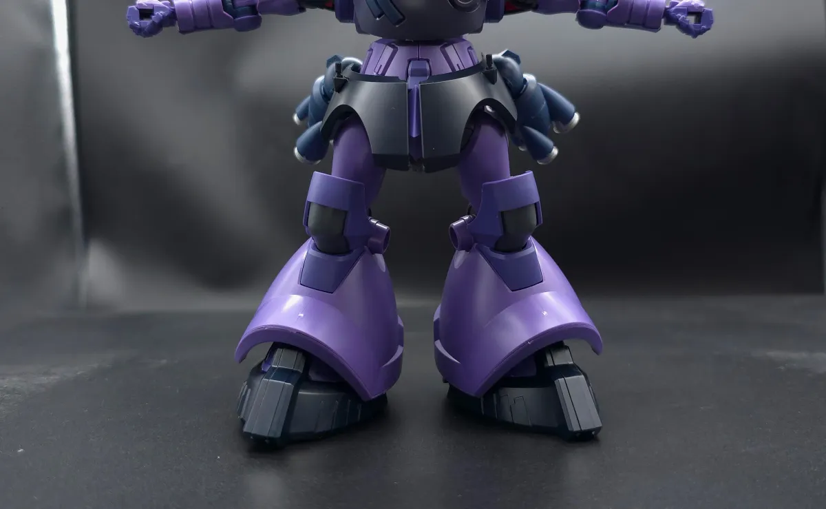HG リック・ドム ガイア機/オルテガ機(GQ) レビュー 脚部ディテール 可動域 05