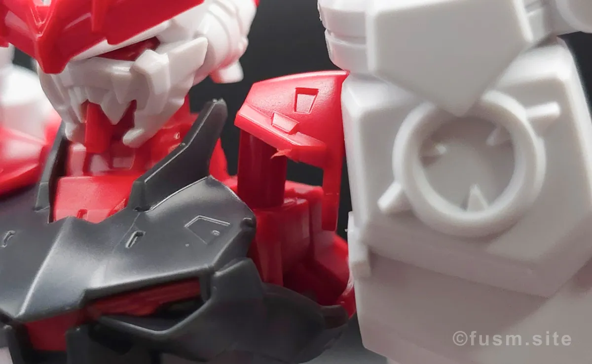 【ガンプラレビュー】HGBF 戦国アストレイ頑駄無 肩ディテール 04