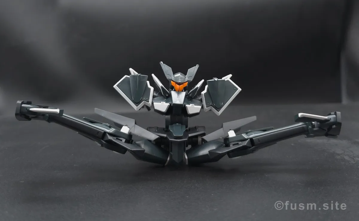 HG グラハム専用ユニオンフラッグカスタムII(GNフラッグ) レビュー 胴体ディテール 可動域 04