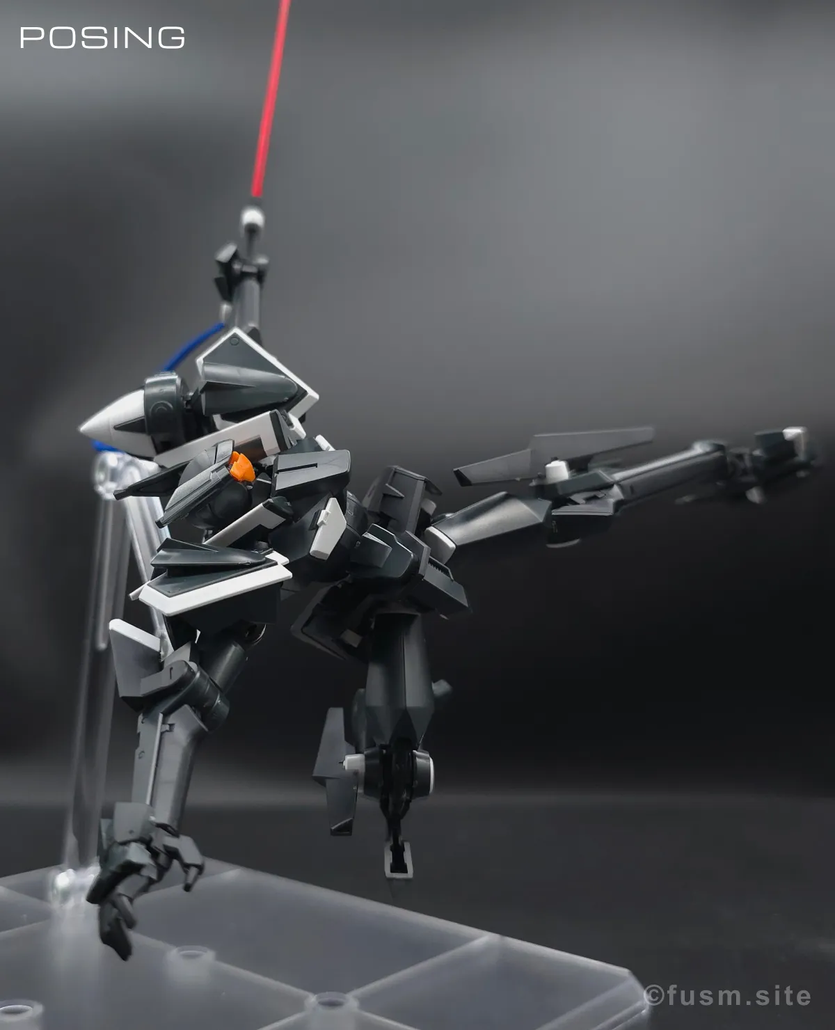 HG グラハム専用ユニオンフラッグカスタムII(GNフラッグ) レビュー ポージング 23