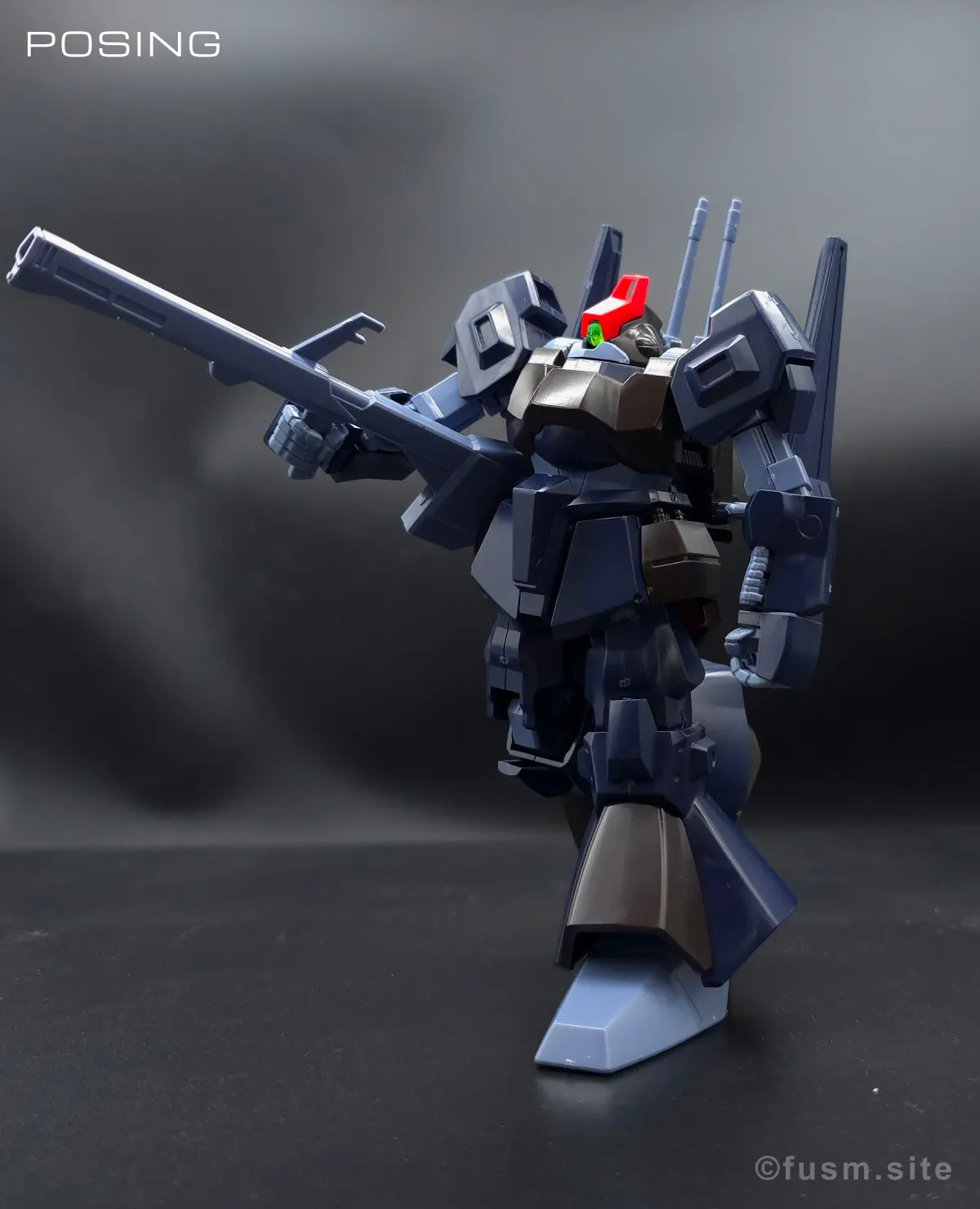 HGUC リックディアス(黒) レビュー ポージング 01
