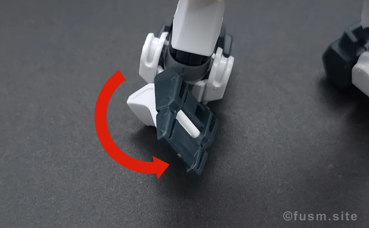 HG アトラスガンダム(GUNDAM THUNDERBOLT Ver.) レビュー 脚部ディテール 可動域 03