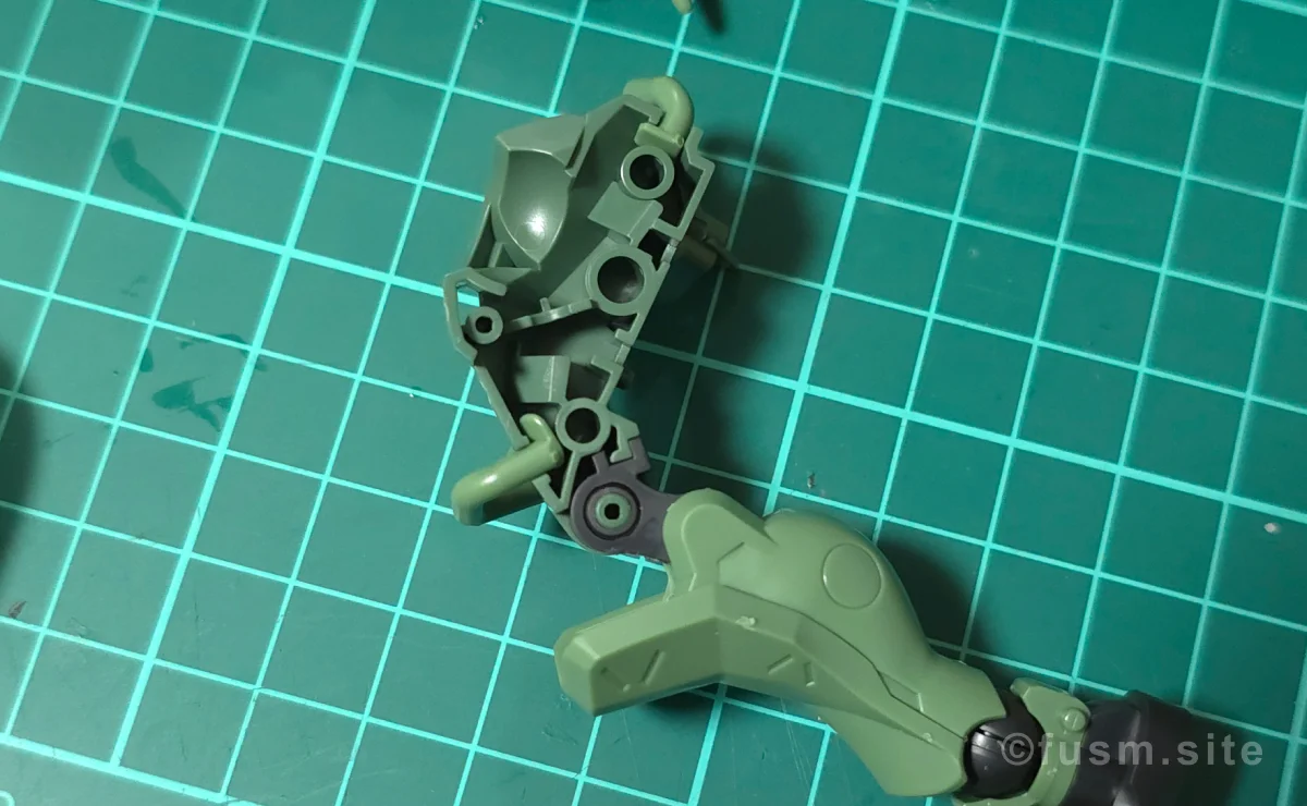 【レビュー】HG ザク(GQ) パーツ・構造・組み立て 11