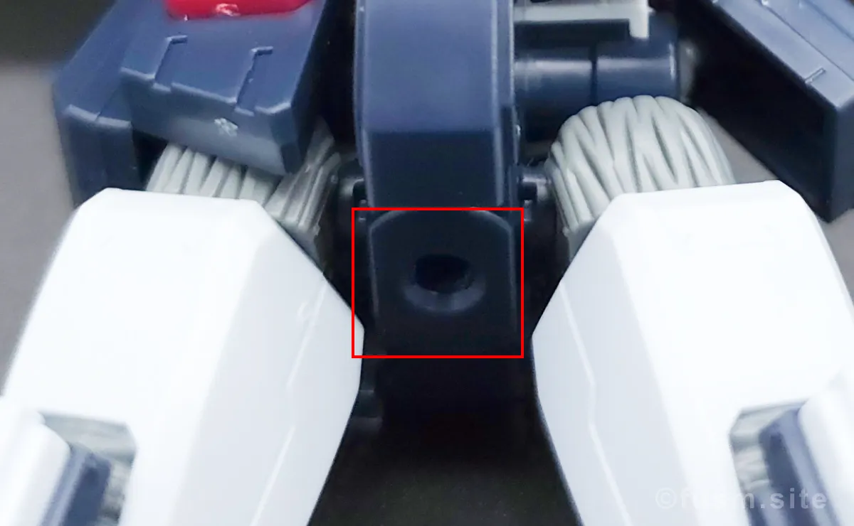 HG フルアーマー・ガンダム(ガンダムサンダーボルト版) レビュー 胴体ディテール 04