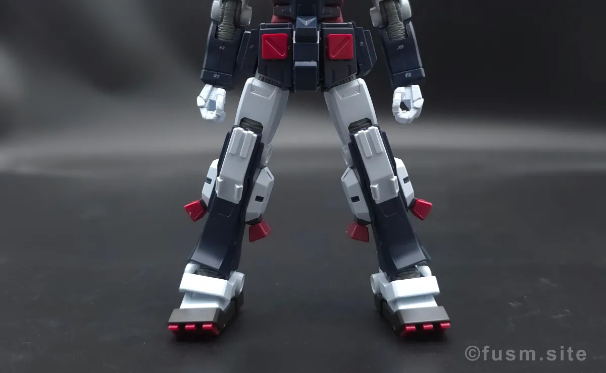 HG フルアーマー・ガンダム(ガンダムサンダーボルト版) レビュー 脚部ディテール 可動域 02