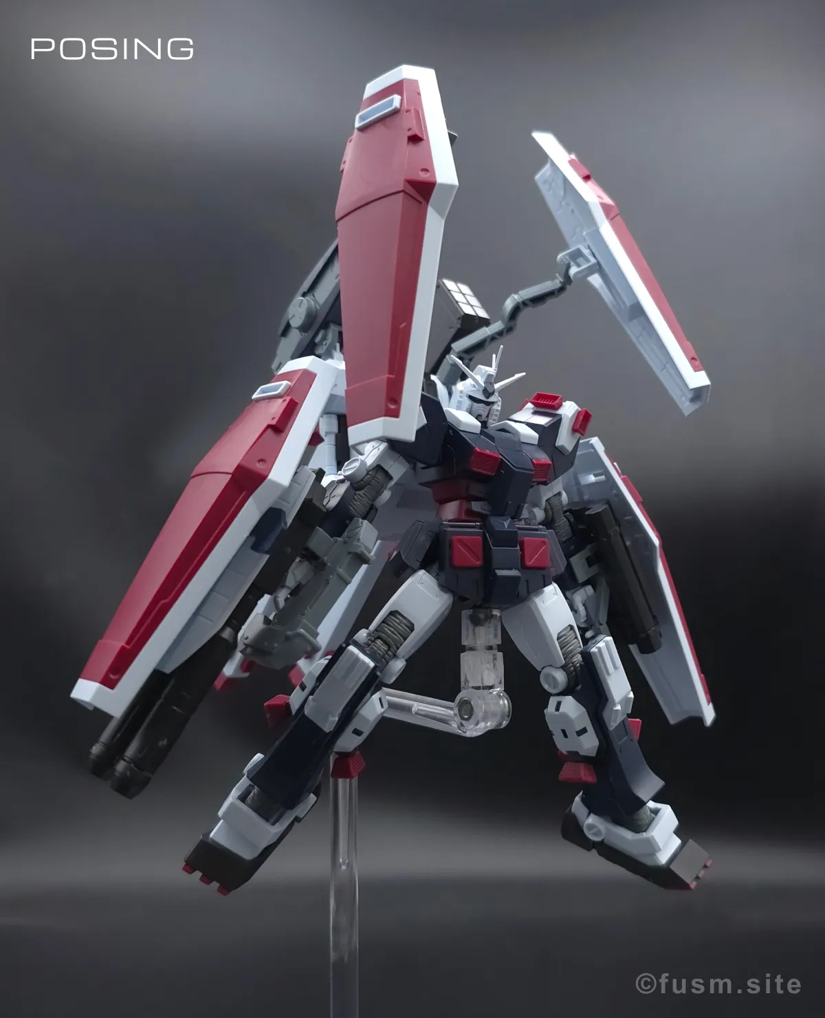 HG フルアーマー・ガンダム(ガンダムサンダーボルト版) レビュー ポージング 01
