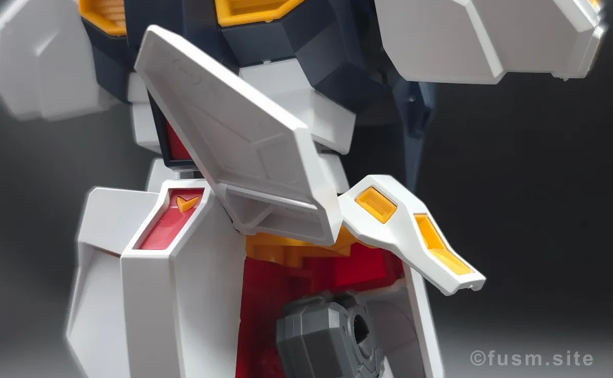 ENTRY GRADE νガンダム レビュー 胴体ディテール 可動域 01