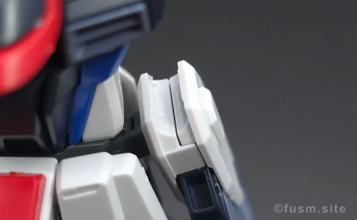 HGCE フリーダムガンダム レビュー 胴体ディテール 05