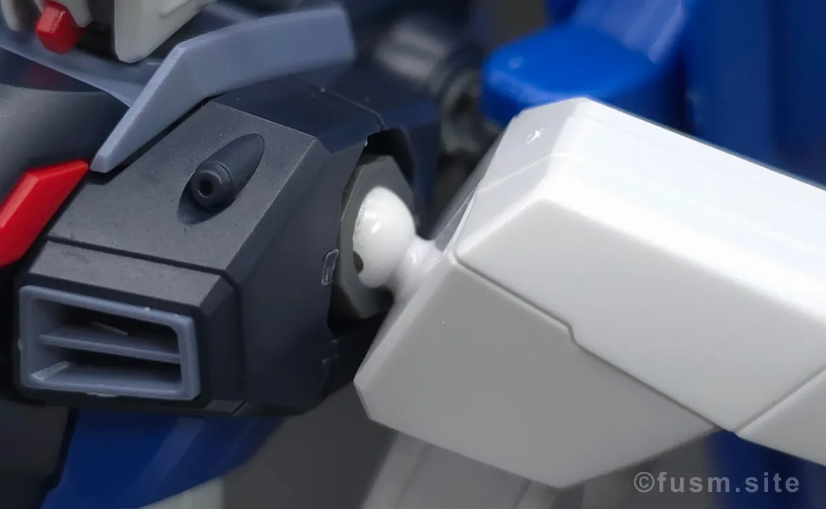 HGCE フリーダムガンダム レビュー 胴体ディテール 腕部ディテール 01