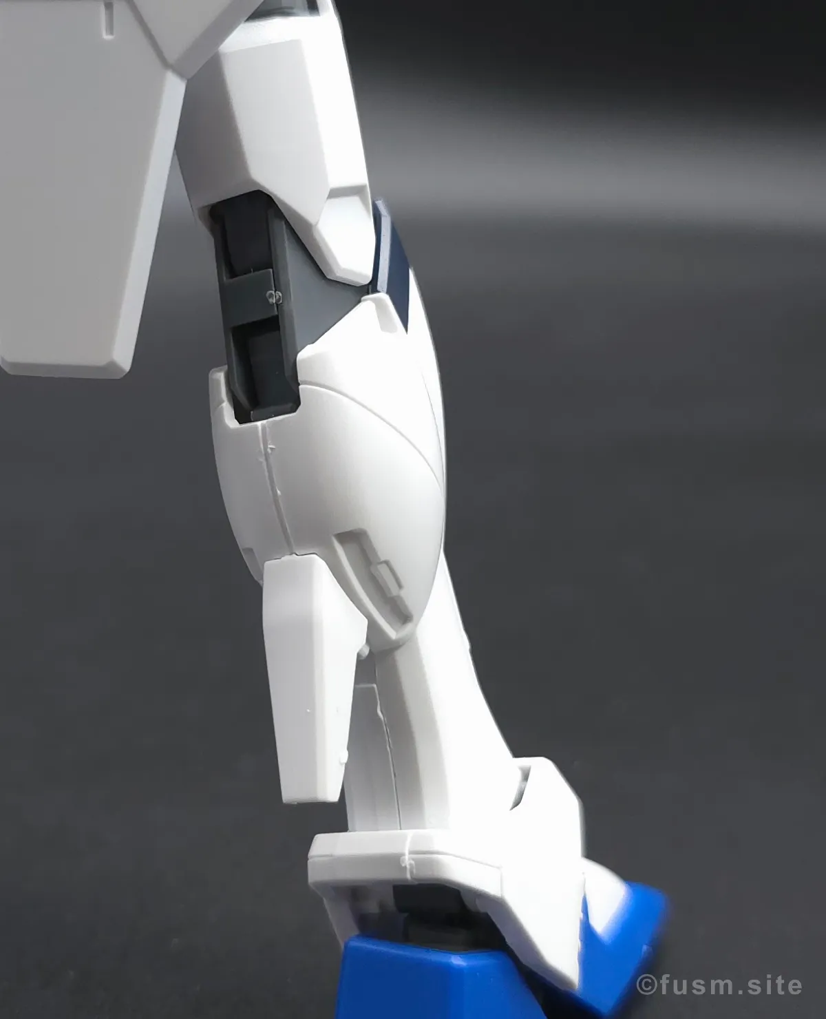 HGCE フリーダムガンダム レビュー 脚部ディテール 02