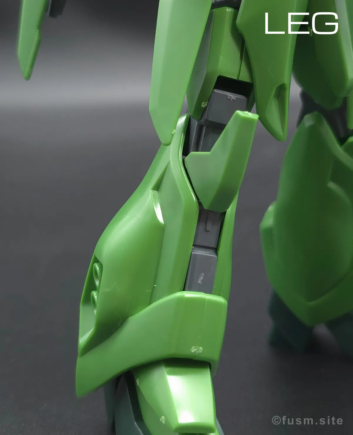 HGUC バウ(量産型) レビュー 脚部ディテール 01