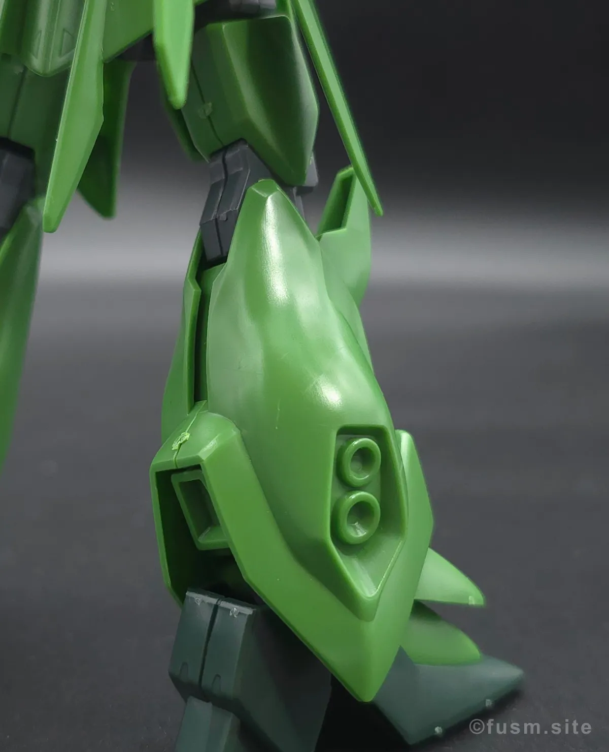HGUC バウ(量産型) レビュー 脚部ディテール 02