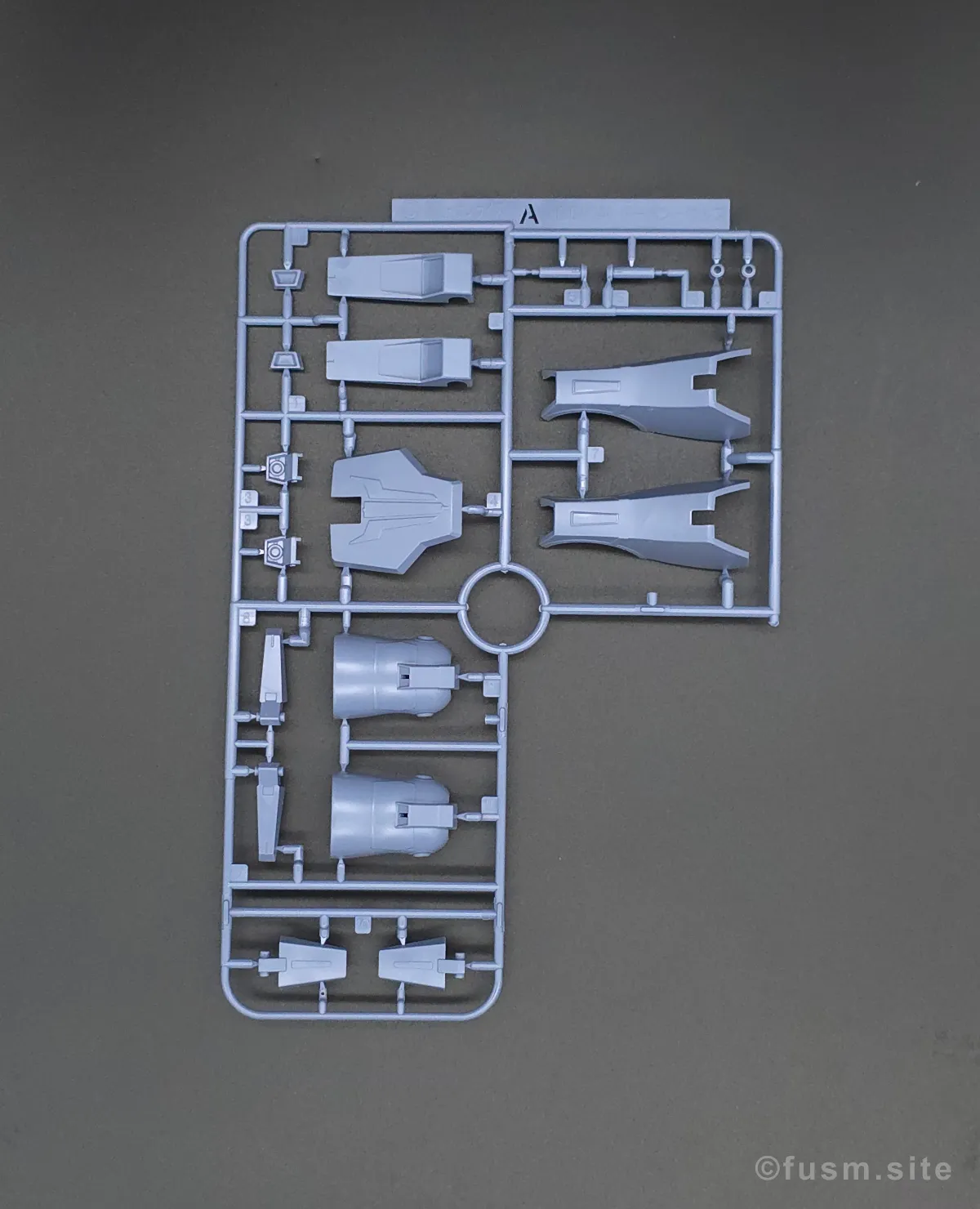 【再販情報と購入戦略】HGUC ドーベン・ウルフ(ユニコーンVer.) ランナー 01