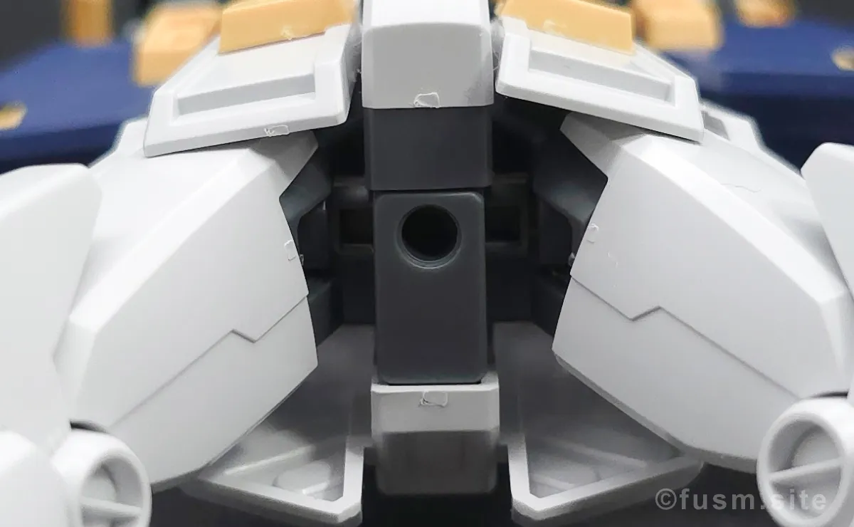 HG ガンダム6号機(マドロック) レビュー 胴体ディテール 05