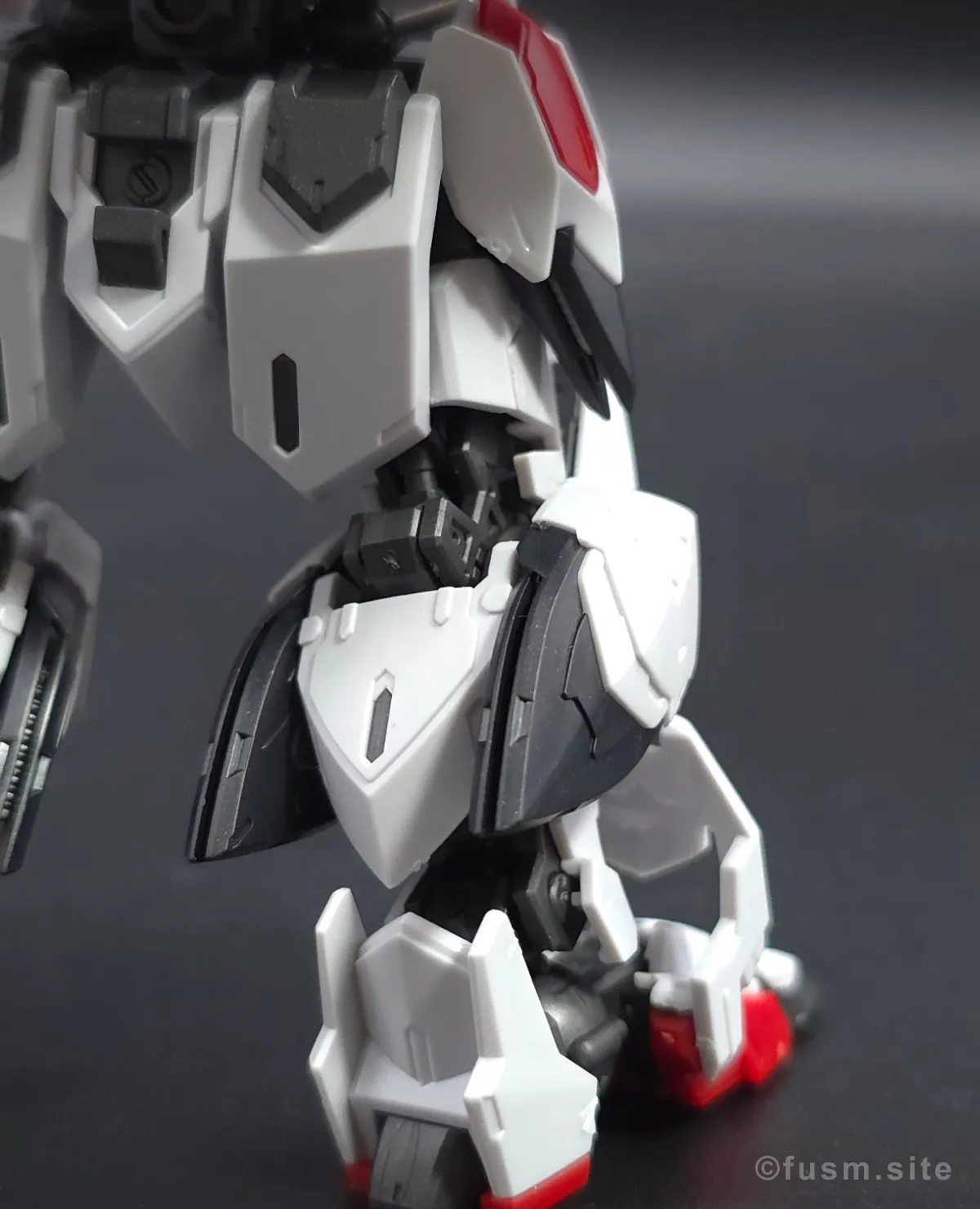 MGSD ガンダムバルバトス レビュー 脚部ディテール 02
