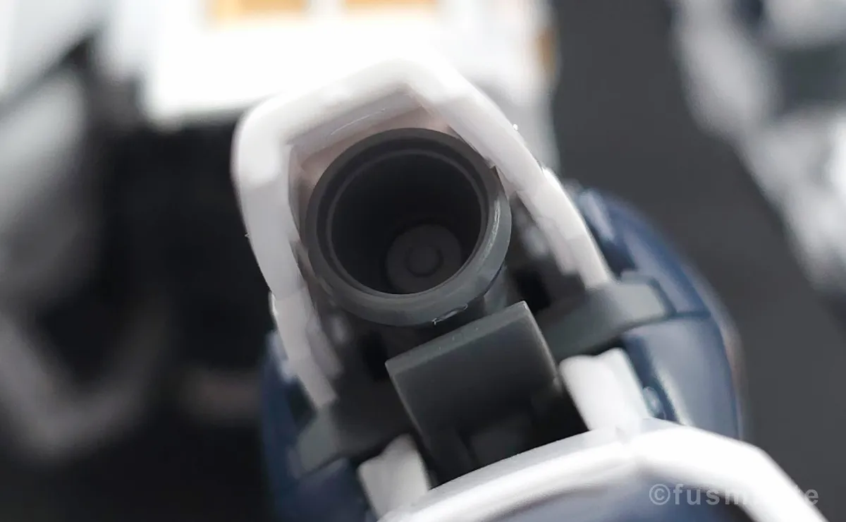 RG νガンダム レビュー 脚部ディテール 1