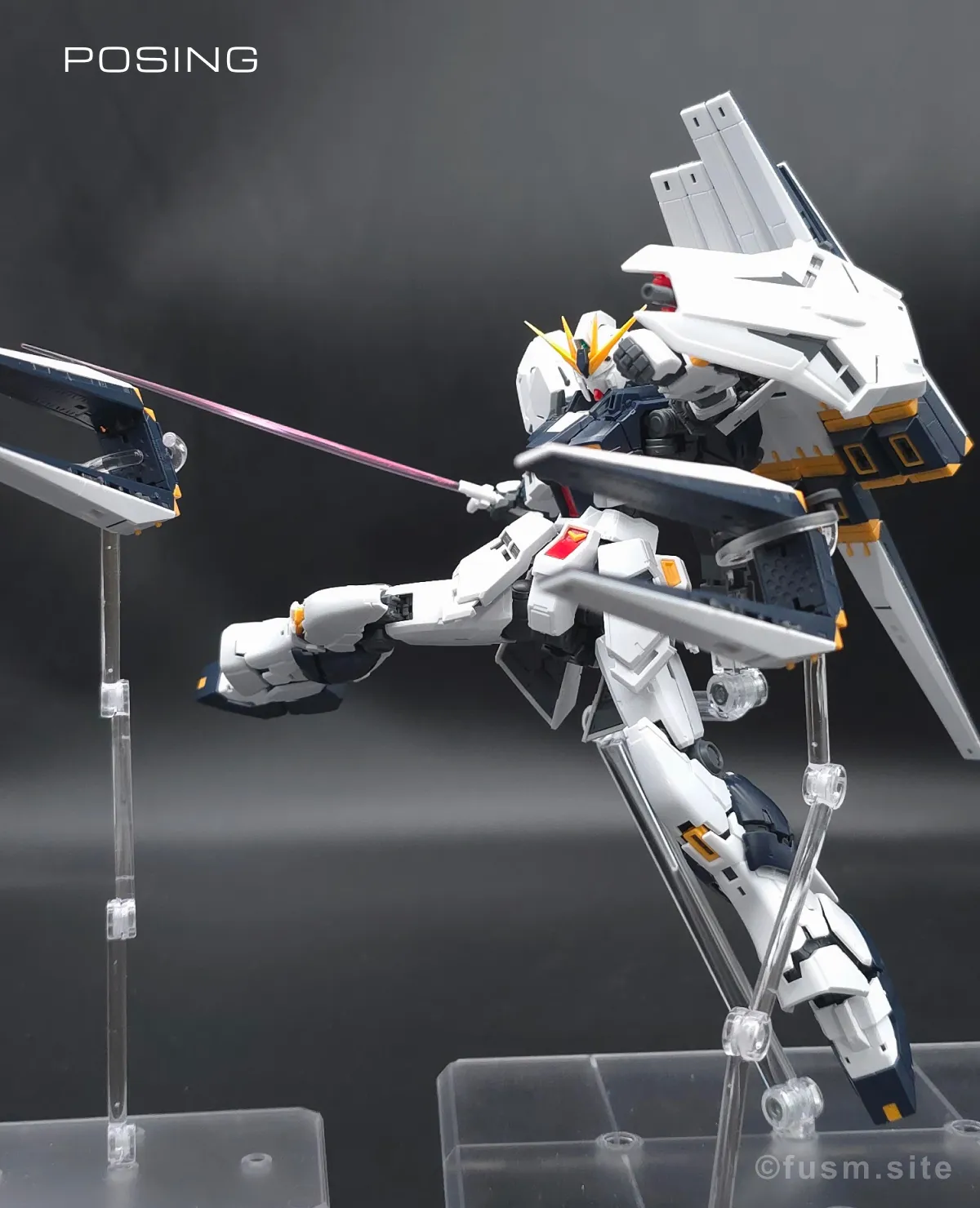 RG νガンダム レビュー ポージング 14