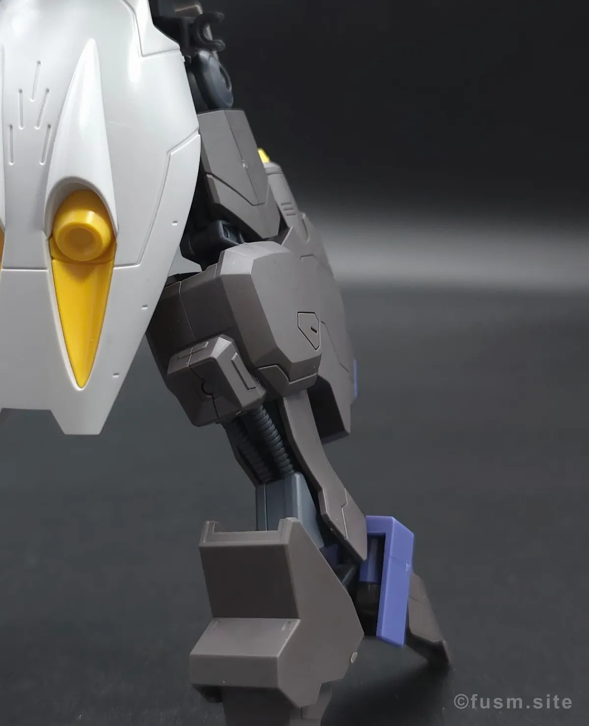 HG ガンダムキマリスヴィダール レビュー 脚部ディテール 02