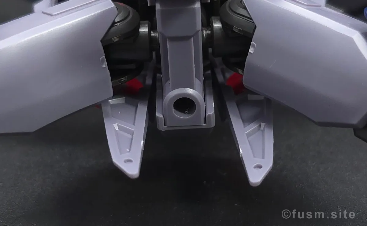 HGCE レジェンドガンダム レビュー 胴体ディテール 04