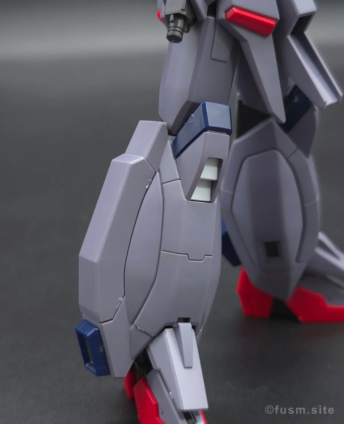 HGCE レジェンドガンダム レビュー 脚部ディテール 01