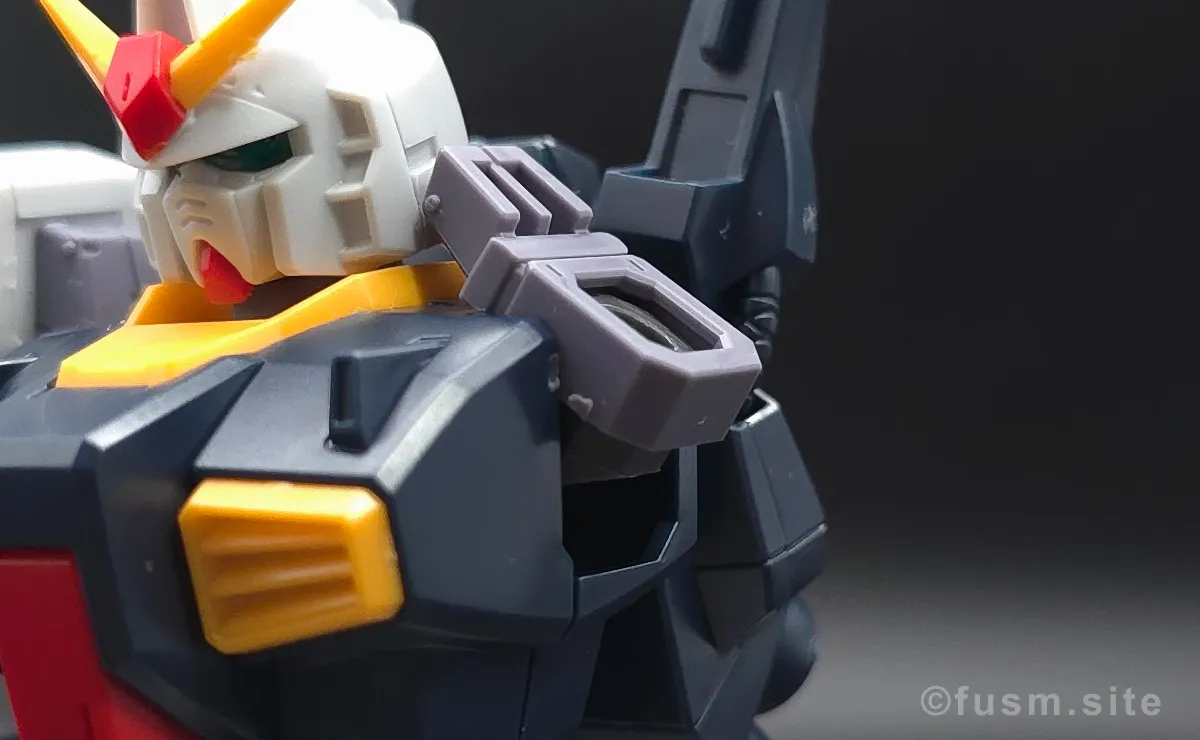 HGUC ガンダムMk-II(エゥーゴ仕様) レビュー 肩ディテール 可動域 02