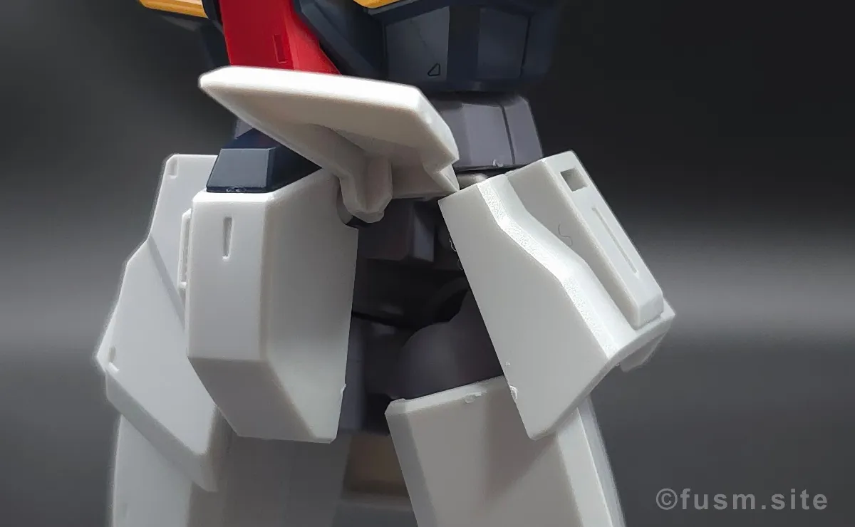 HGUC ガンダムMk-II(エゥーゴ仕様) レビュー 胴体ディテール 可動域 03