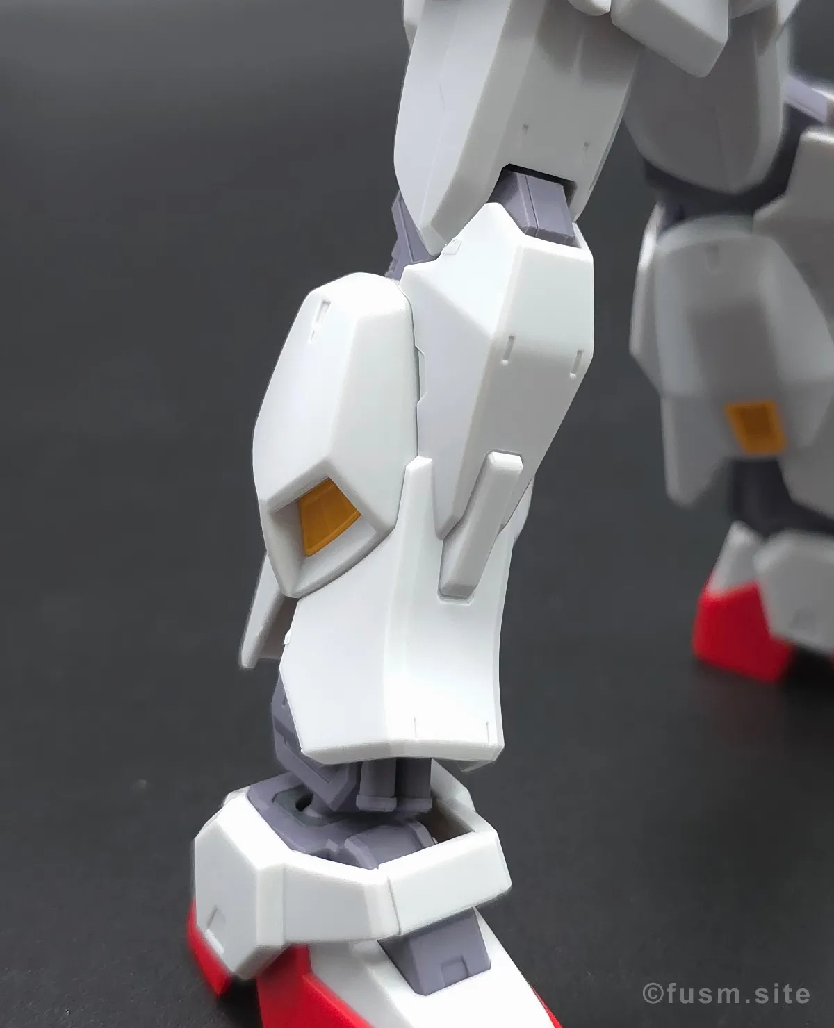HGUC ガンダムMk-II(エゥーゴ仕様) レビュー 脚部ディテール 01