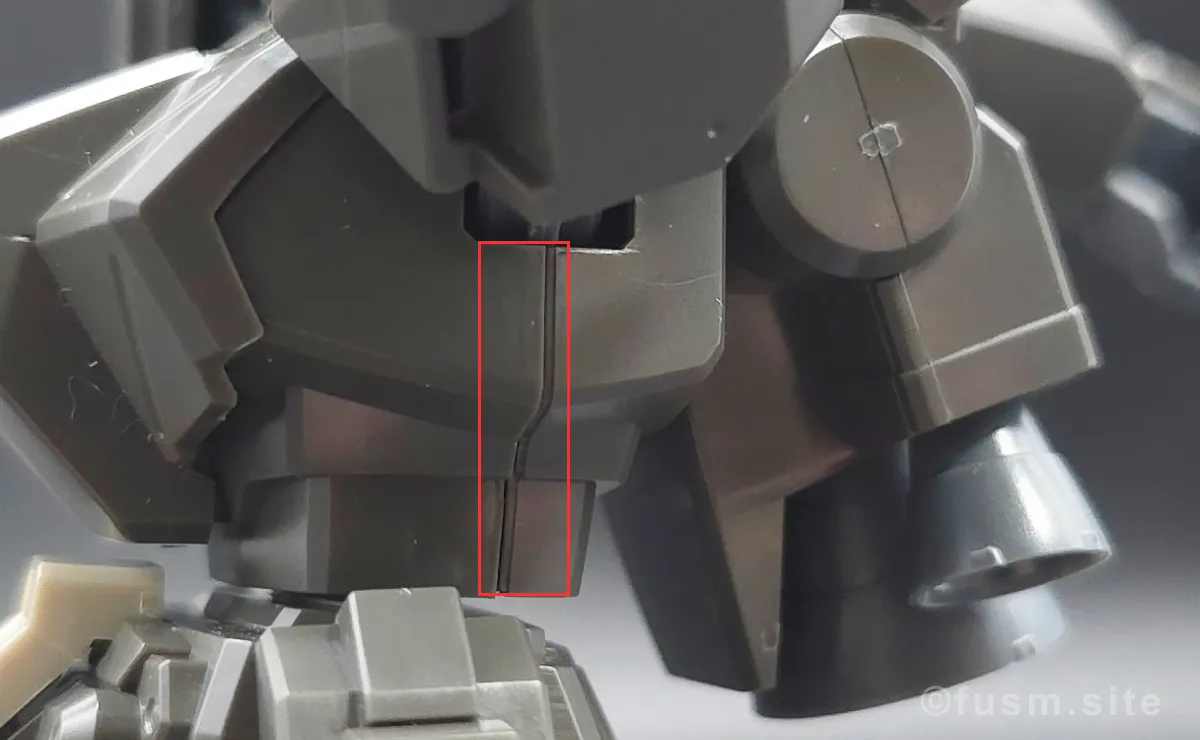 HGUC ジェガン(エコーズ仕様) レビュー 胴体ディテール 合わせ目 01