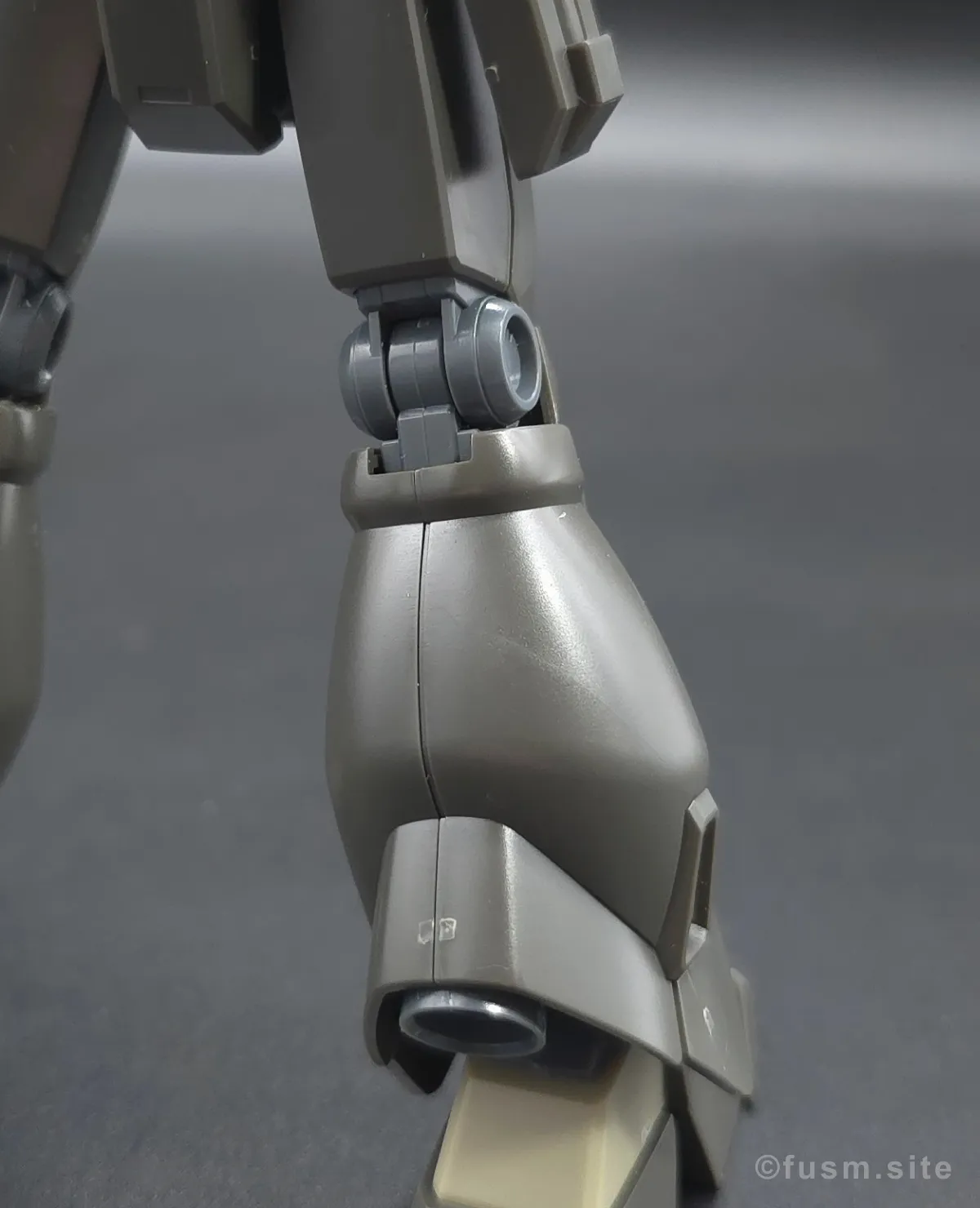 HGUC ジェガン(エコーズ仕様) レビュー 脚部ディテール 02