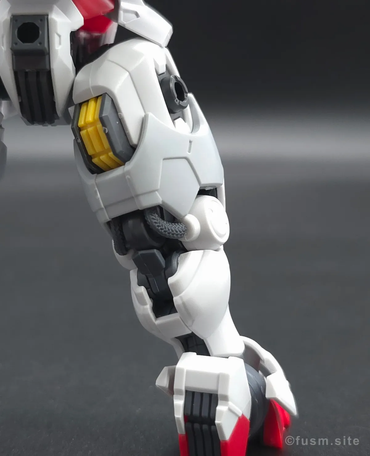 MGSD ガンダムエアリアル レビュー 脚部ディテール 02