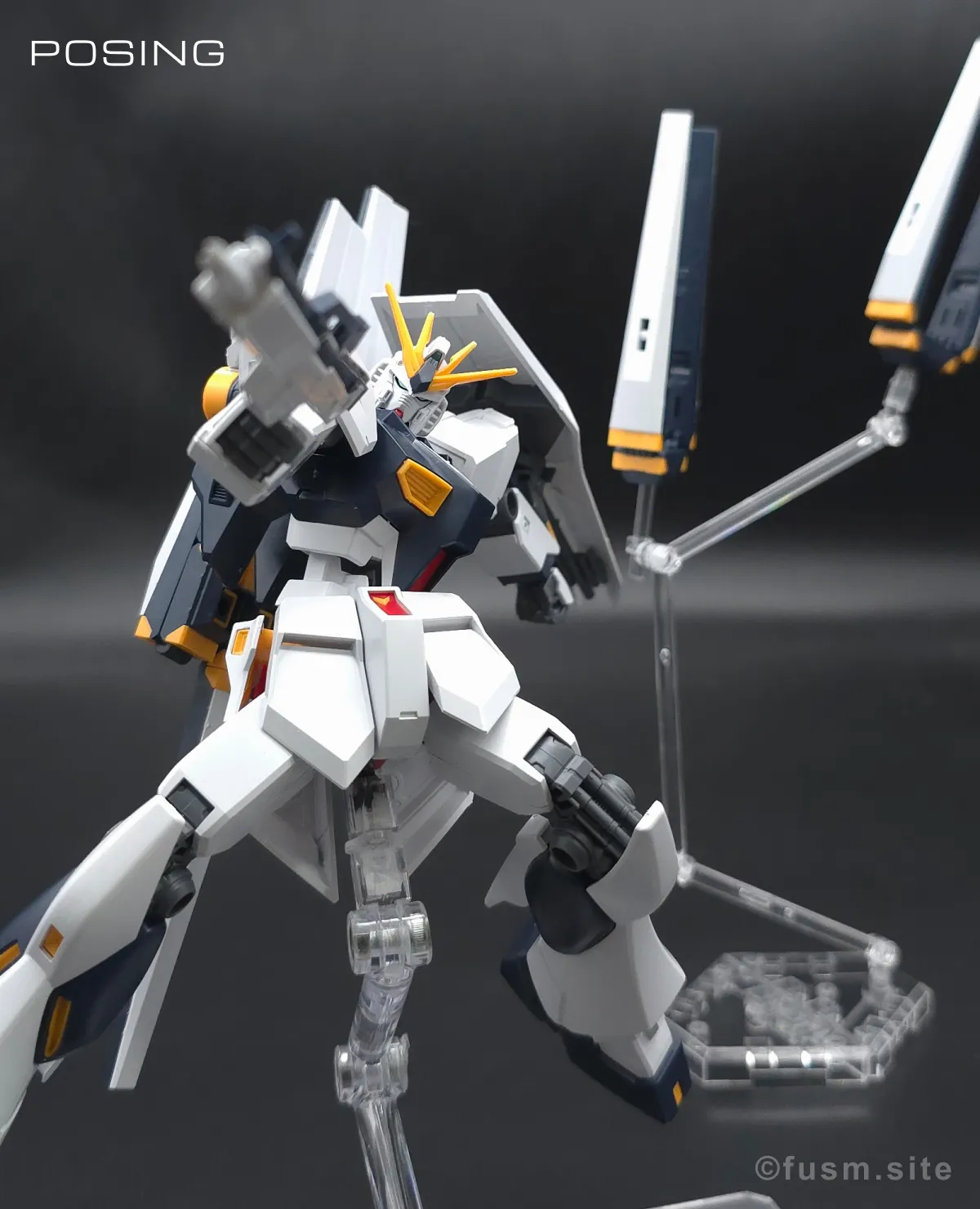 オプションパーツセット ガンプラ 19 (フィン・ファンネル) レビュー ポージング 01