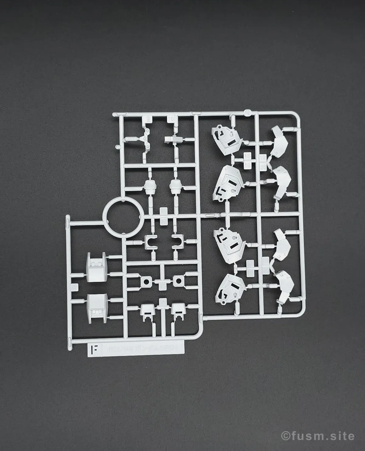 RG GP01 ガンダム試作1号機フルバーニアン レビュー ランナー 04