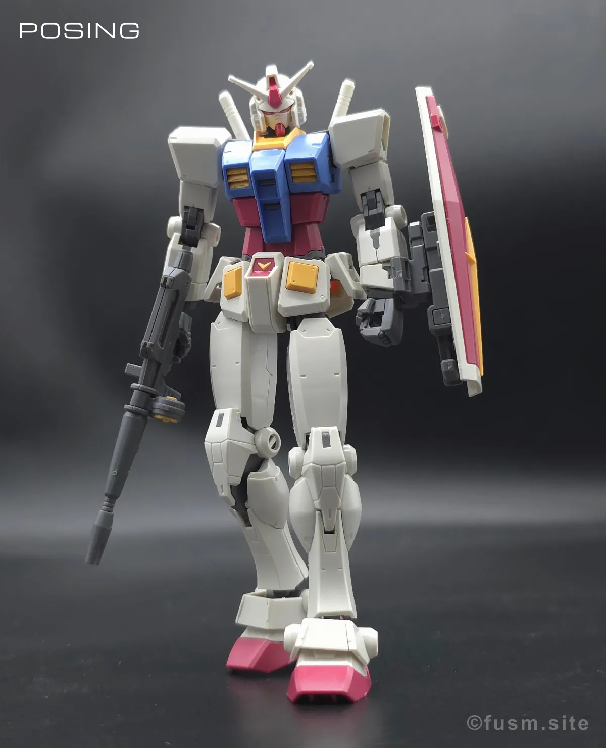 HG RX-78-2 ガンダム [BEYOND GLOBAL] レビュー ポージング 01