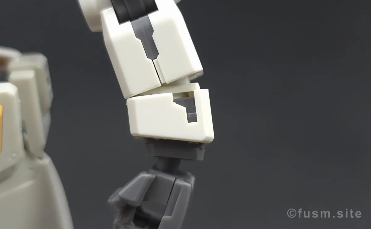 HG RX-78-2 ガンダム [BEYOND GLOBAL] レビュー 腕部ディテール 可動域 02