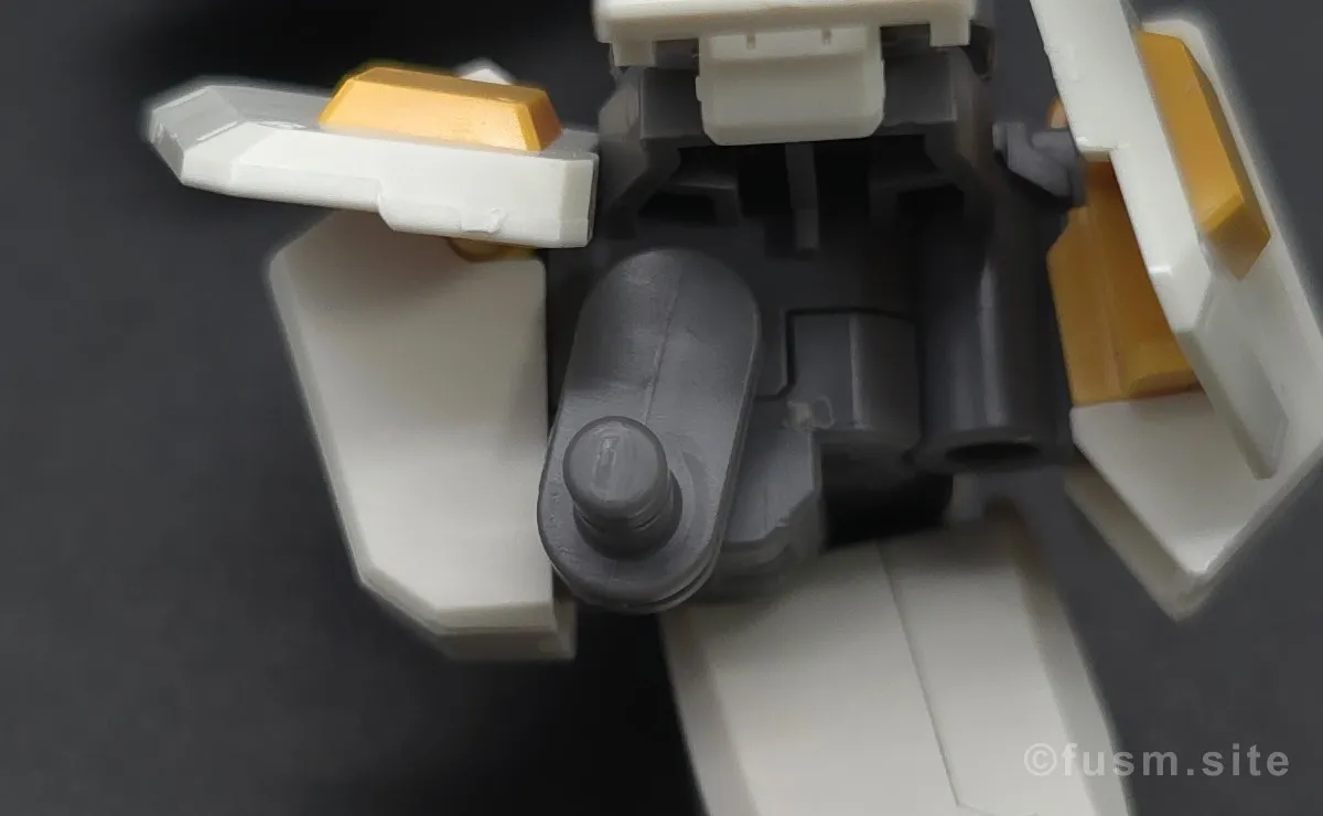 HG RX-78-2 ガンダム [BEYOND GLOBAL] レビュー 胴体ディテール 可動域 04