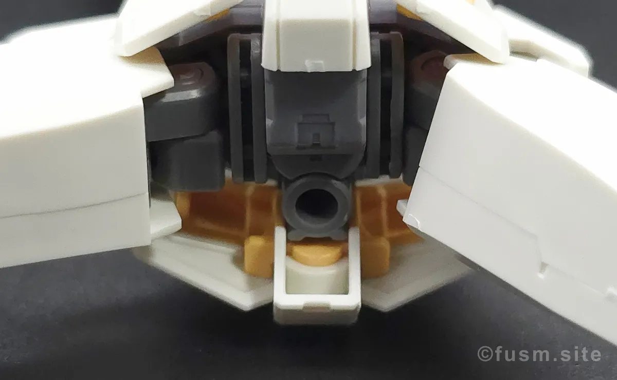 HG RX-78-2 ガンダム [BEYOND GLOBAL] レビュー 胴体ディテール 可動域 05