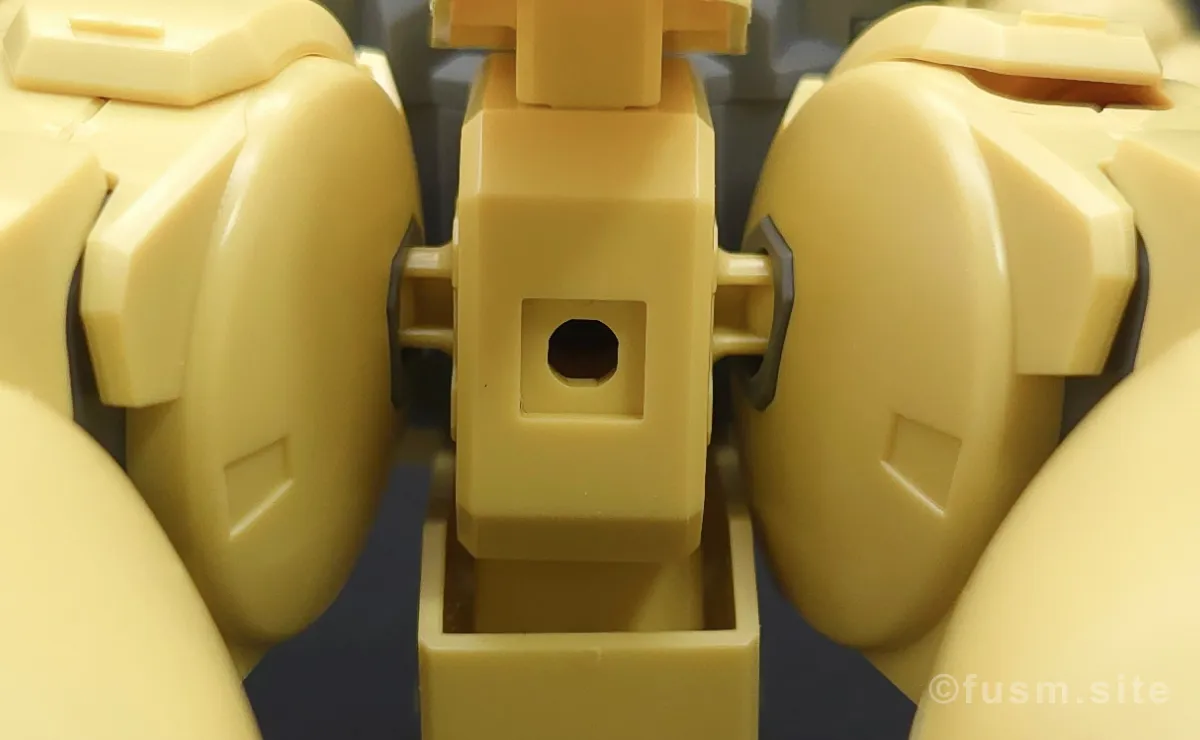 HGUC ズサ レビュー 胴体ディテール 03