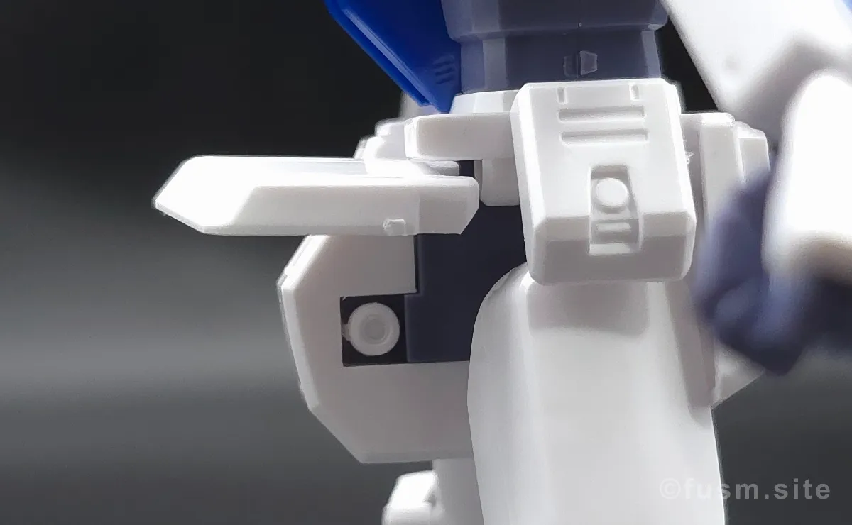 HGUC ガンダム NT-1[アレックス] レビュー 胴体ディテール 可動域 02