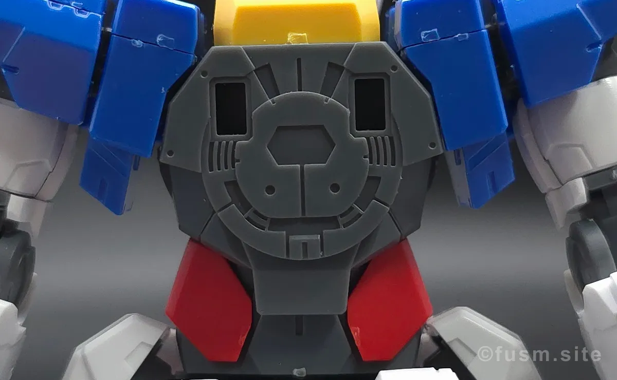 RG GN-0000+GNR-010 ダブルオーライザー レビュー 胴体ディテール 02