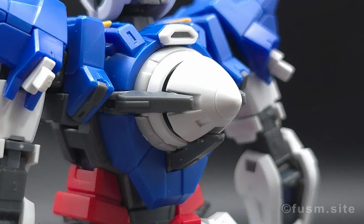 RG GN-001 ガンダムエクシア レビュー 胴体ディテール 02