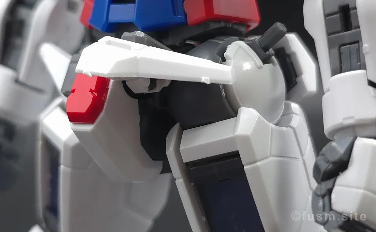 RG GN-001 ガンダムエクシア レビュー 胴体ディテール 可動域 02