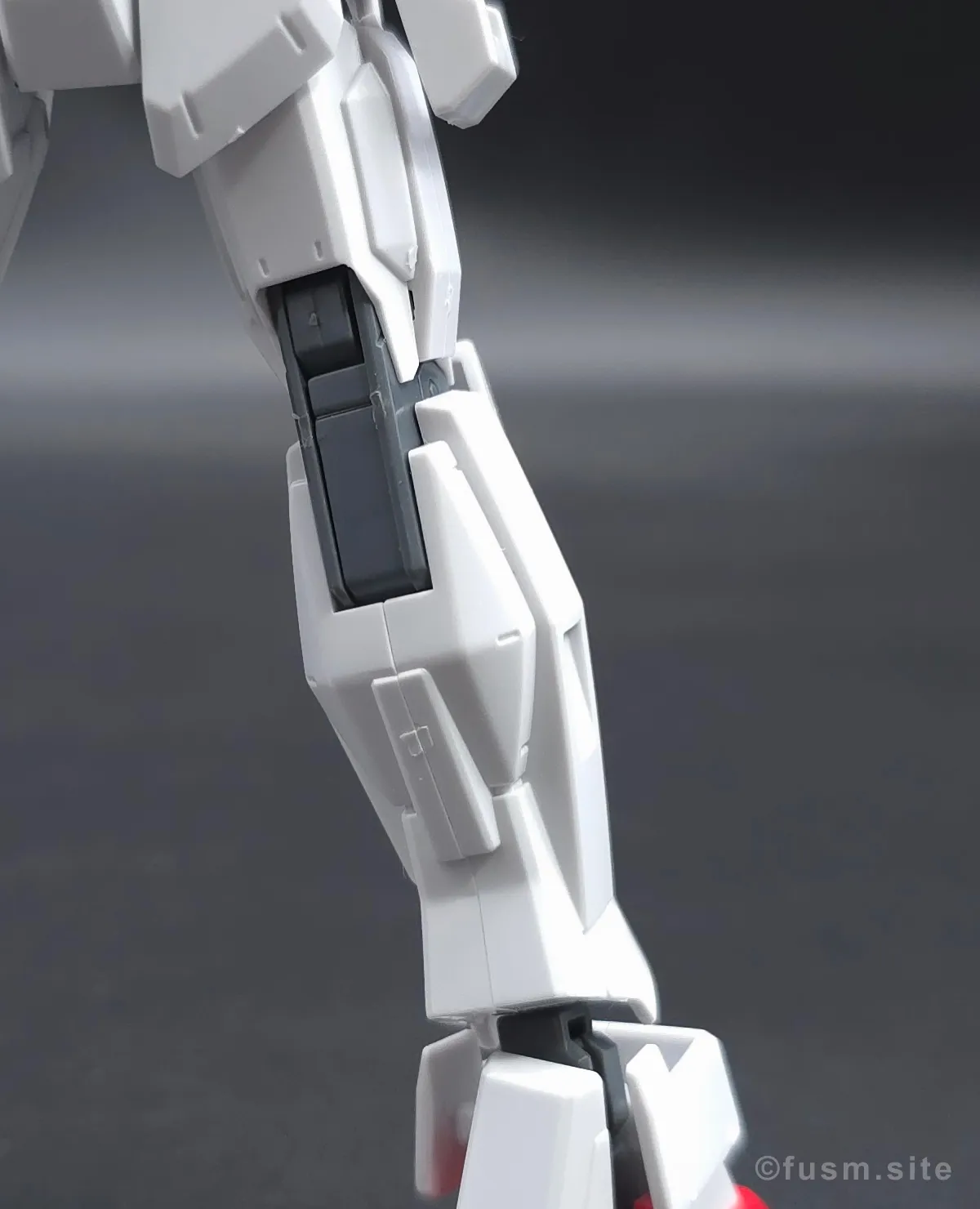 HG ガンダムAGE-1 ノーマル レビュー 脚部ディテール 02