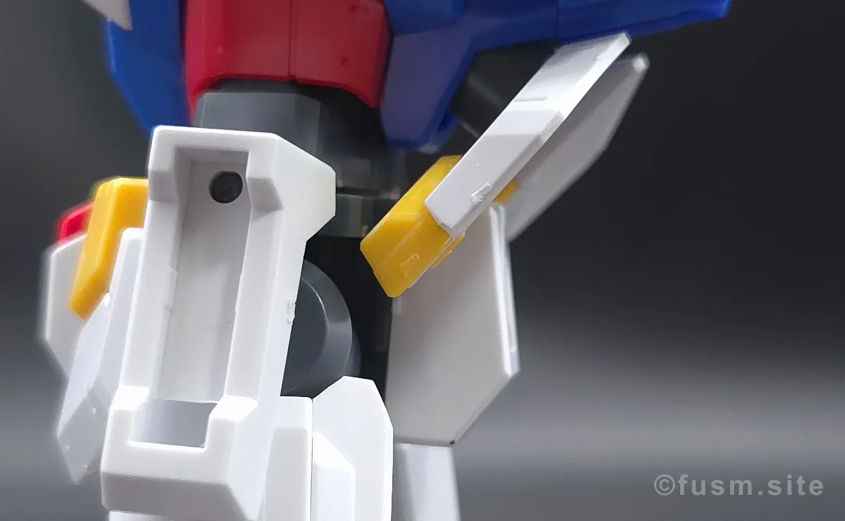 HG ガンダムAGE-1 ノーマル レビュー 胴体ディテール 可動域 02